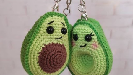 Super Cute Crochet Avocado Keychain DIY Toy Pattern