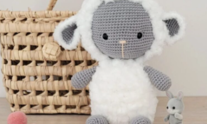 ADORABLE AMIGURUMI SHEEP FREE PATTERN