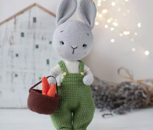 BUNNY WITH A BASKET OF CARROTS AMIGURUMI PATTERN