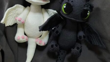 AMIGURUMI CROCHET BLACK AND WHITE BAT FREE PATTERN