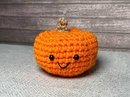 AMIGURUMI HALLOWEEN PUMPKIN HEAD KNITTING PATTERN